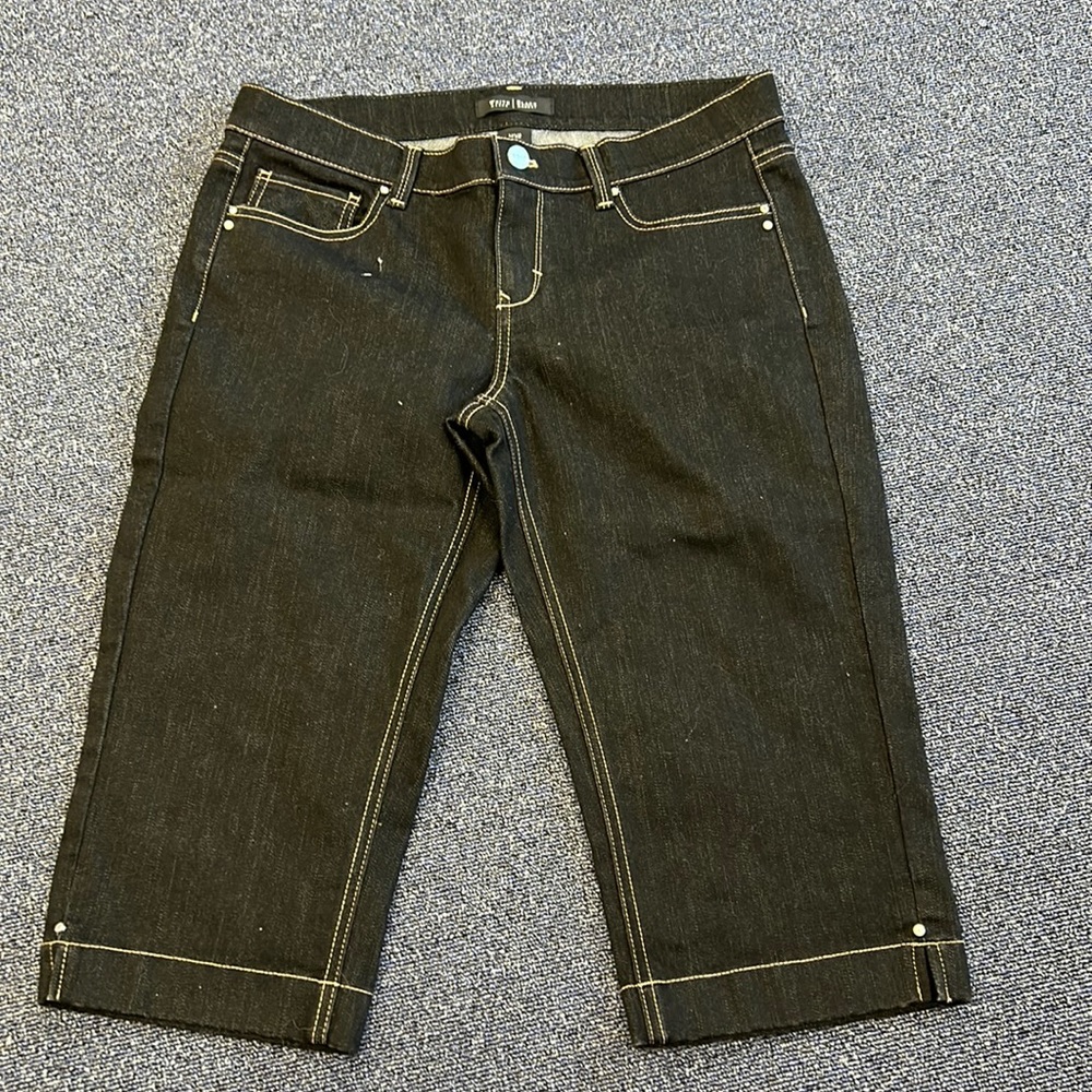 🌼3/$30🌼 WHBM Black Denim jean Capri pants/ long shorts Size 6